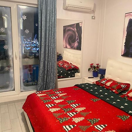 Blue Light Ultracentral كرايوفا المظهر الخارجي الصورة