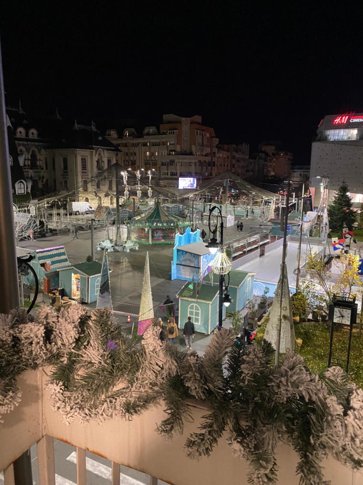Blue Light Ultracentral كرايوفا المظهر الخارجي الصورة
