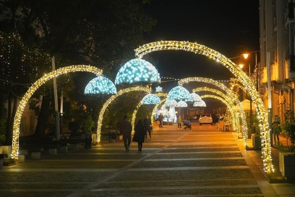 Blue Light Ultracentral كرايوفا المظهر الخارجي الصورة
