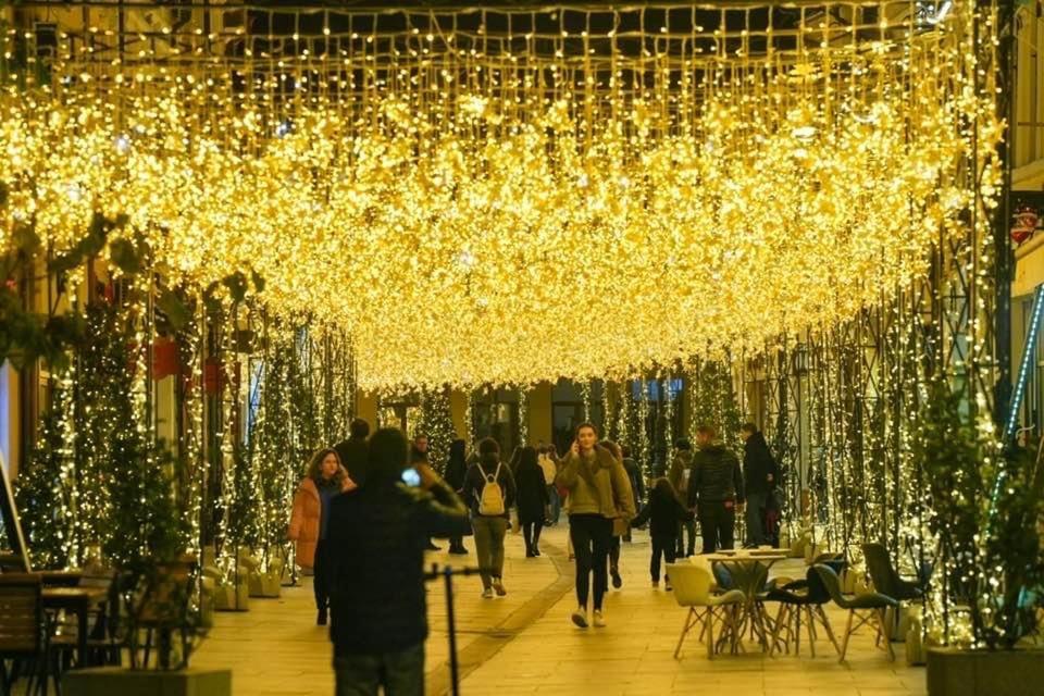 Blue Light Ultracentral كرايوفا المظهر الخارجي الصورة