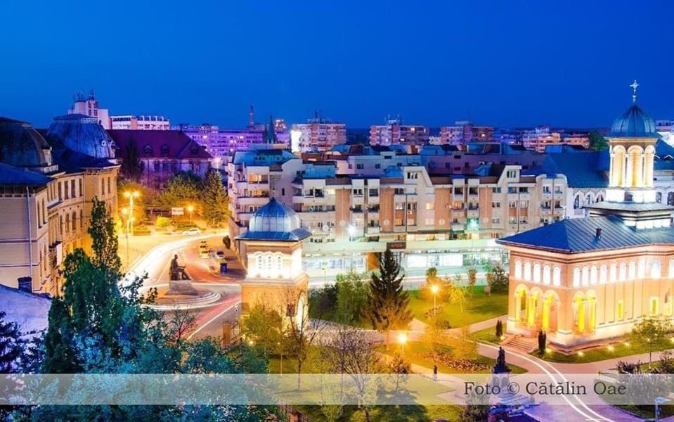 Blue Light Ultracentral كرايوفا المظهر الخارجي الصورة